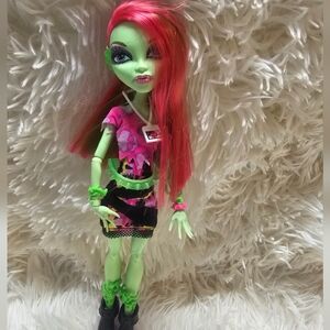 Monster High G1 Music Festival Venus McFlytrap Doll (OOB) by Mattel 2012